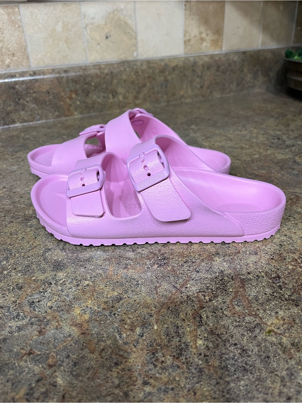 Birkenstock Arizona EVA Fondant Pink Sandals Kids EU 34 US 3-3.5 Vacation